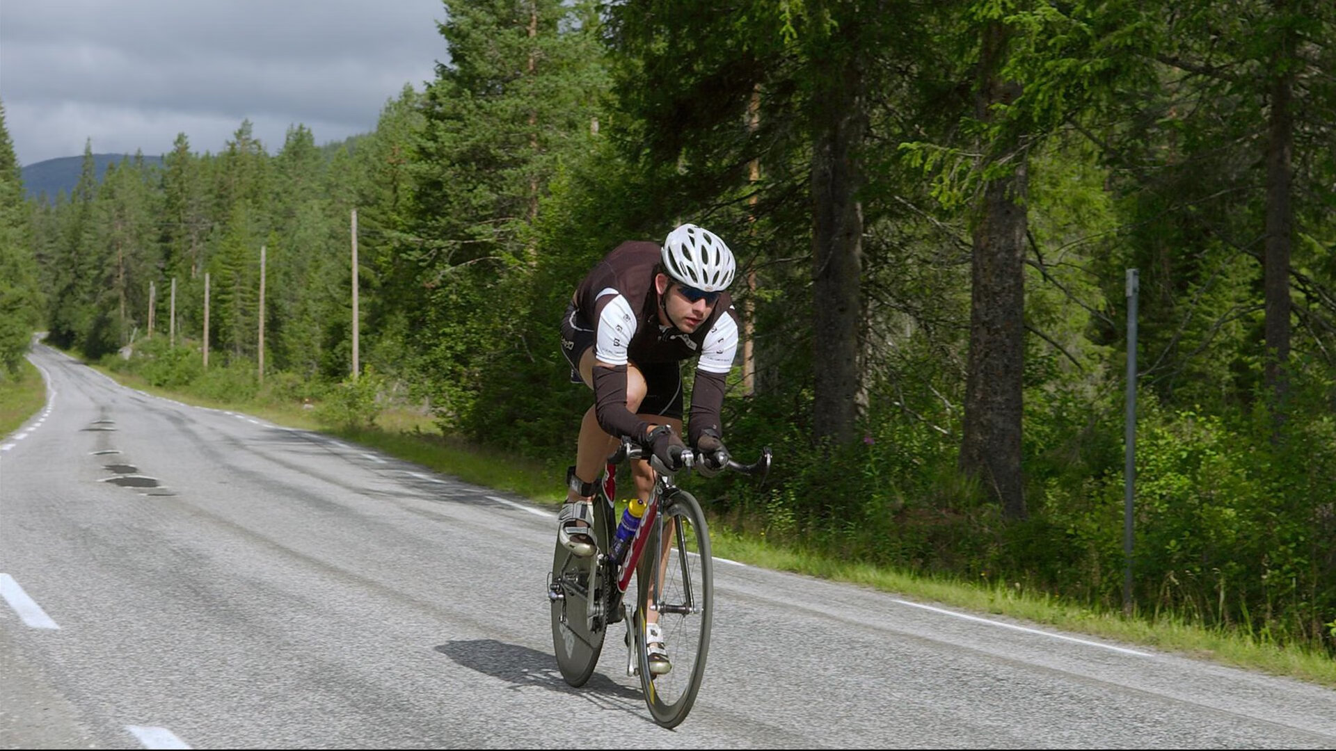 新西兰全黑队凭借无懈可击的球场控制力，战术执行完美，新西兰全黑队队员介绍