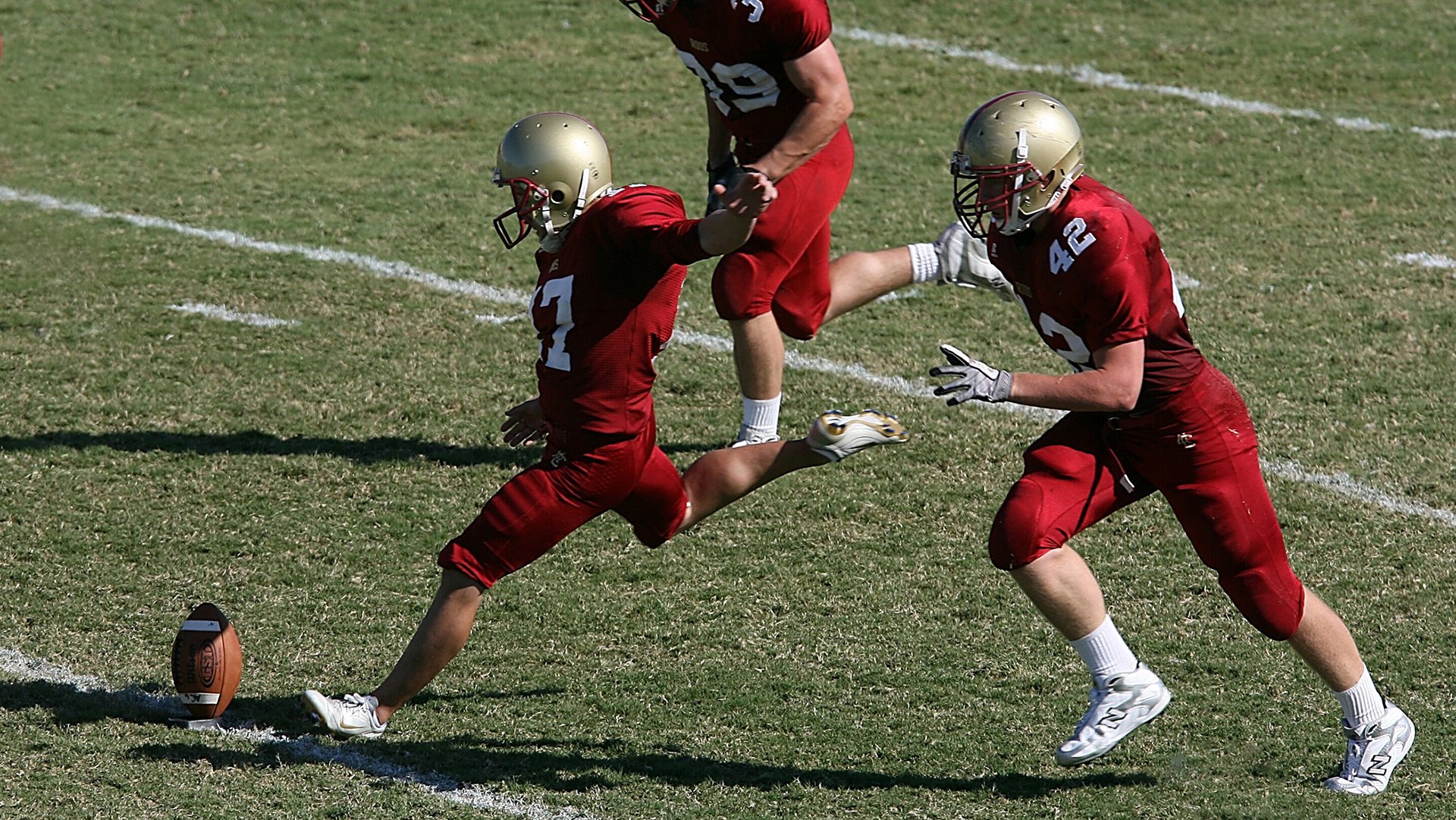 日本水球队小组赛胜负一路紧咬，日本选手水球比赛